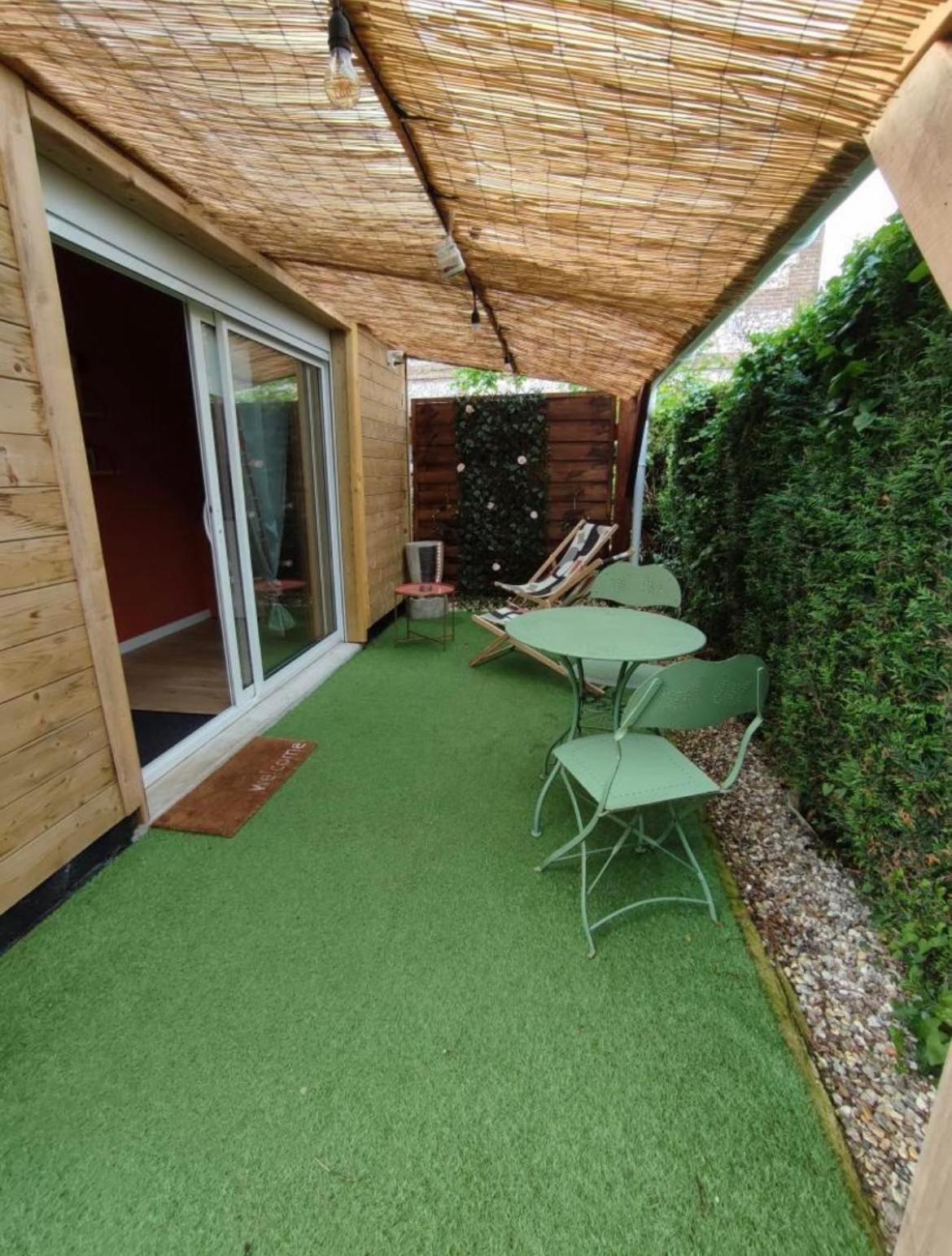 Le Cocoon D'Emy Bed & Breakfast Louvetot Eksteriør bilde