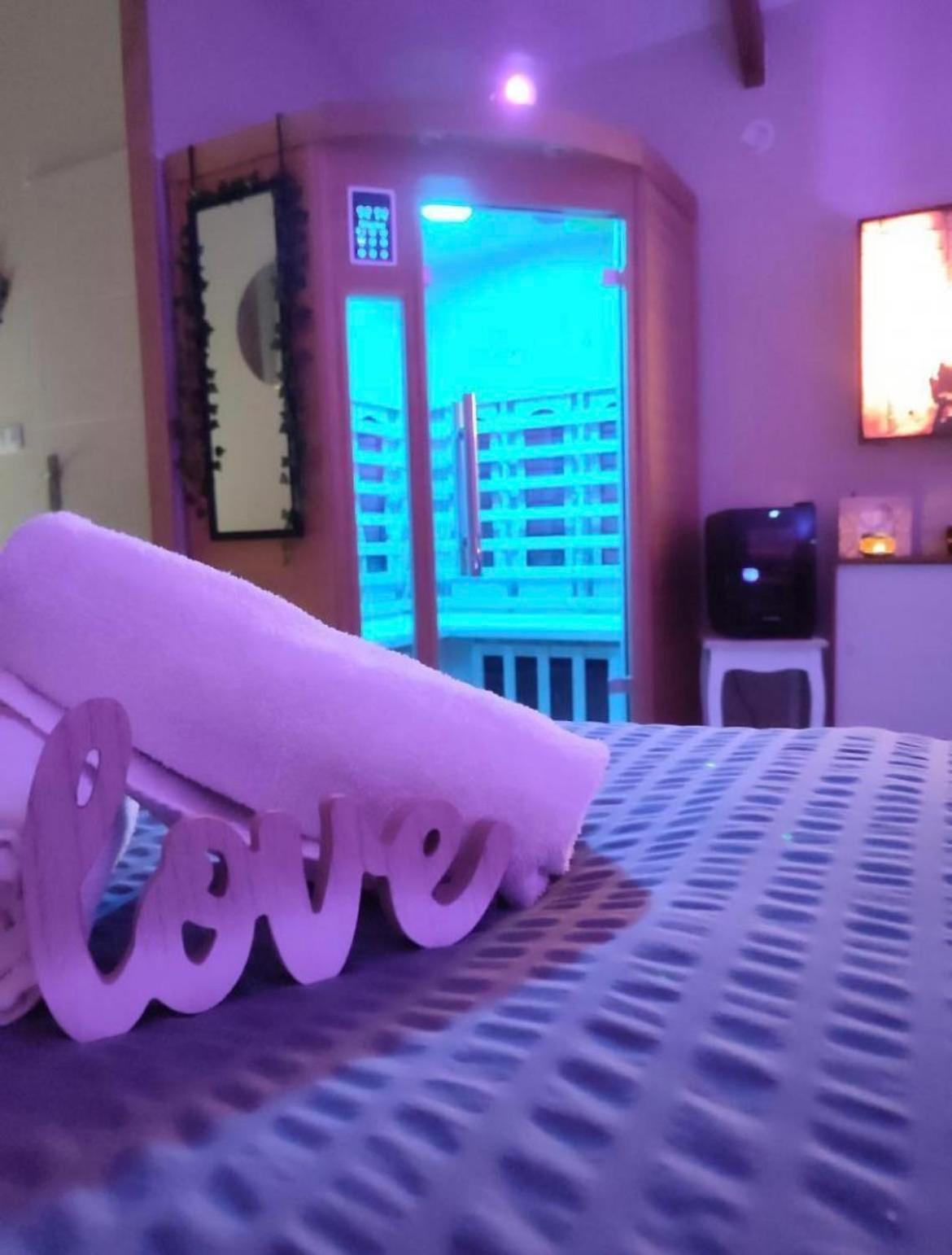 Le Cocoon D'Emy Bed & Breakfast Louvetot Eksteriør bilde